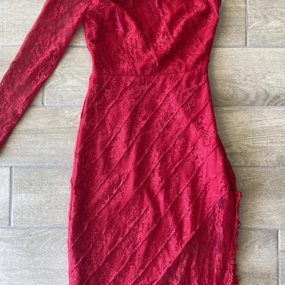 Lovers + Friends Off The Shoulder Red Lace Maxi Dress Size: XS - Picture 4 of 9
